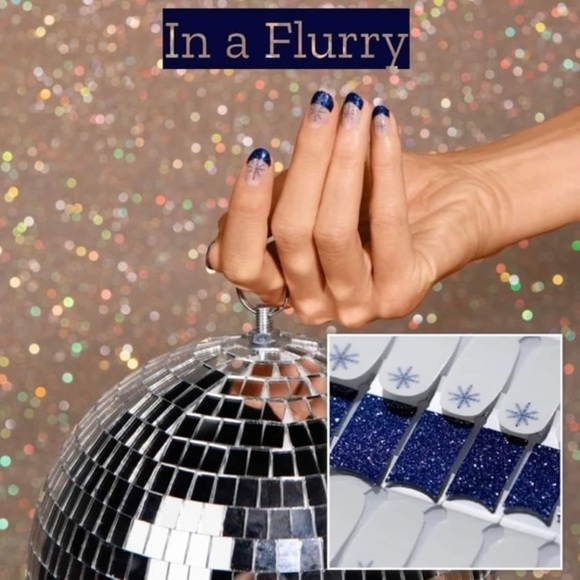 Color Street | In a Flurry French manicure blue glitter tips Frosty snowflake - Picture 10 of 10